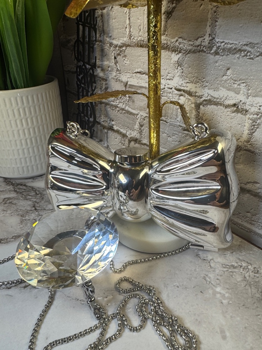 Lil Girl Silver plastic Bow-Shaped Clutch with Chain Strap